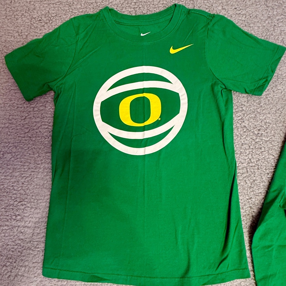 Oregon Ducks Kids 2 Tee Bundle (Football & Basketball) - Picture 2 of 6